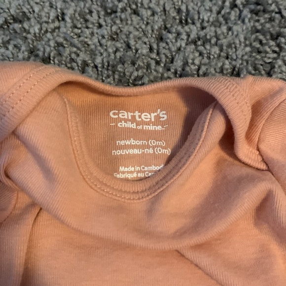 Carter’s Long sleeve Newborn Onesie EUC - Picture 2 of 3